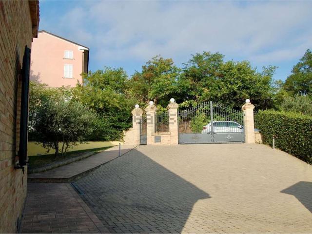 Casa in vendita a Marche, Macerata