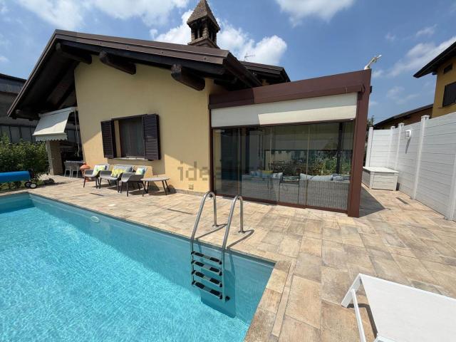 Casa in vendita a Castello D'agogna, Lombardia