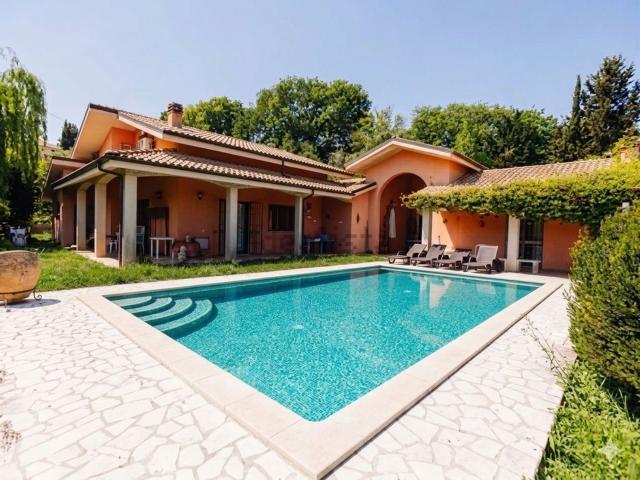 Casa in vendita a Pianella, Abruzzo