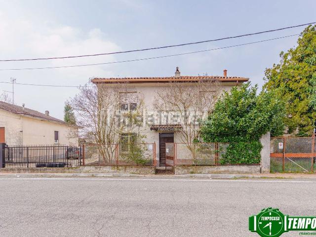 Casa in vendita a Robecco Pavese, Lombardia