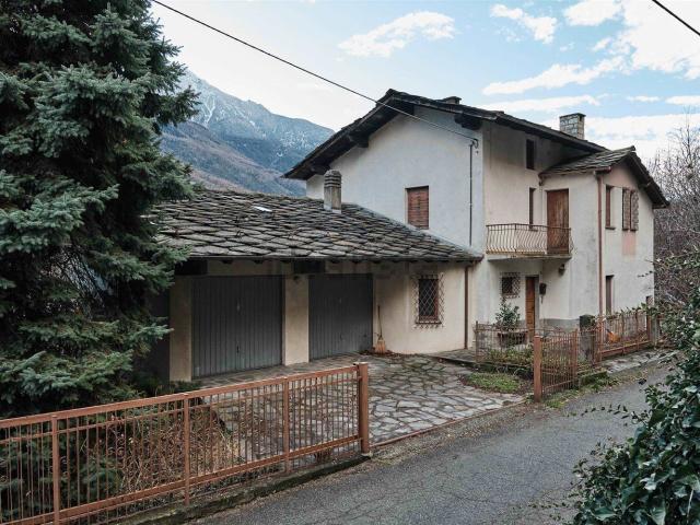 Casa in vendita a Chambave, Aosta