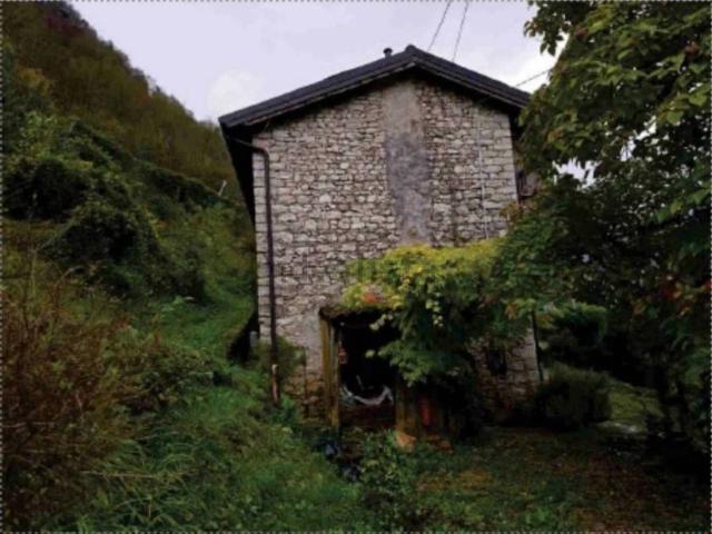 Casa in vendita a Feltre, Veneto