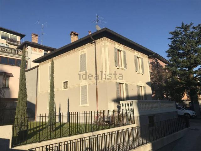 Casa in vendita a Clusone, Lombardia