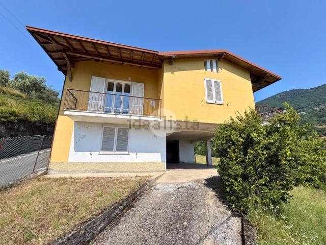 Casa in vendita a Tavernola Bergamasca, Lombardia