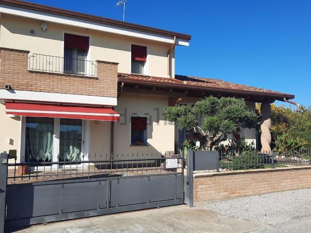 Casa in vendita a Arquà Polesine, Veneto