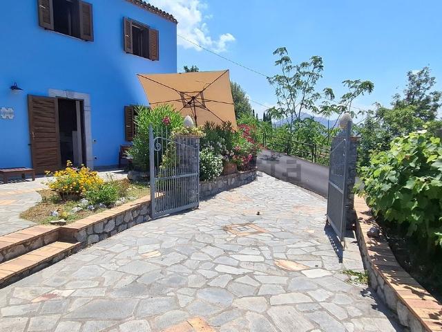 Casa in vendita a Massa, Maratea