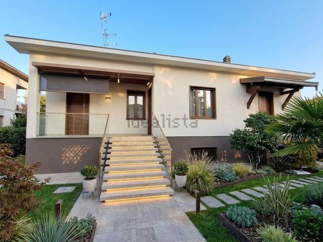 Casa in vendita a Fagnano Olona, Lombardia