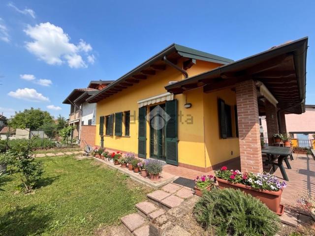 Casa in vendita a Grezzago, Lombardia