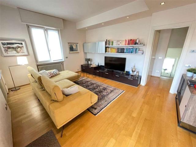 Casa in vendita a Villa Cortese, Lombardia