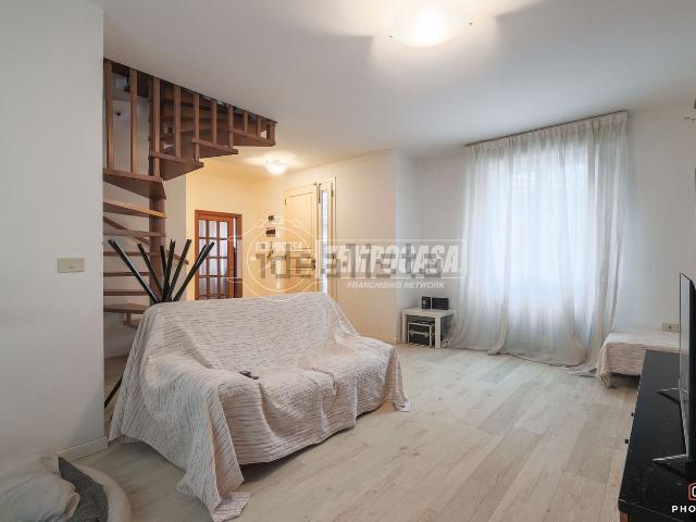 Casa in vendita a Rimini, Reggio Emilia