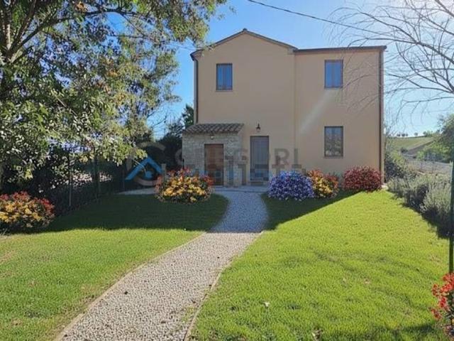 Casa in vendita a Unione dei Comuni della Val Vibrata, Sant'omero