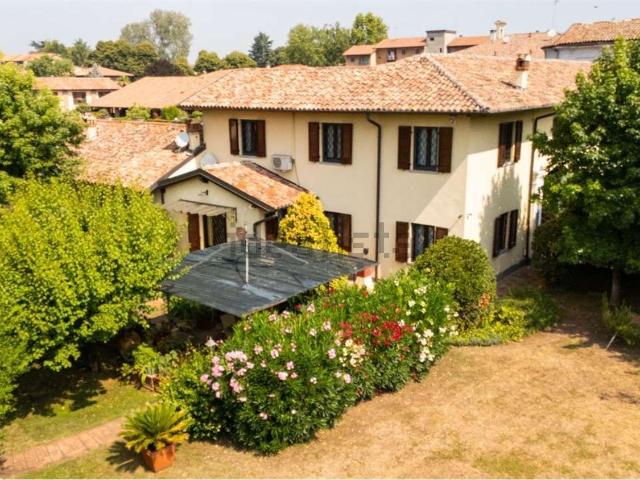 Casa in vendita a Rione Scala, Pavia