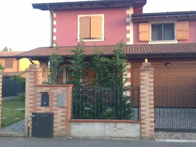 Casa in vendita a Torlino Vimercati, Lombardia