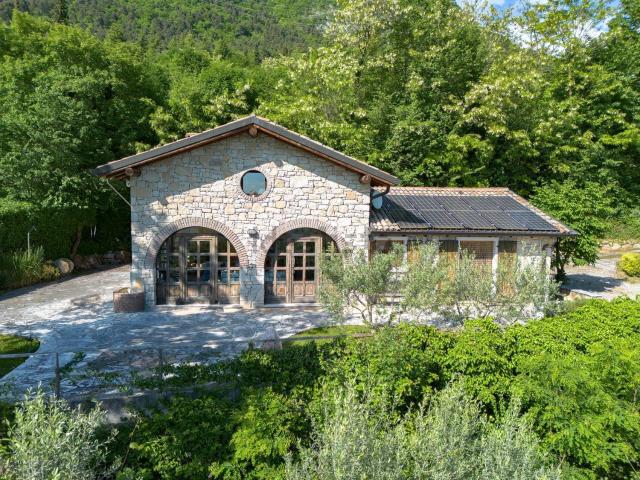 Casa in vendita a Rubiana, Caprino Veronese