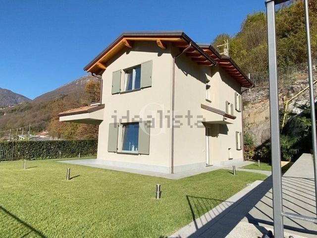 Casa in vendita a Carlazzo, Lombardia