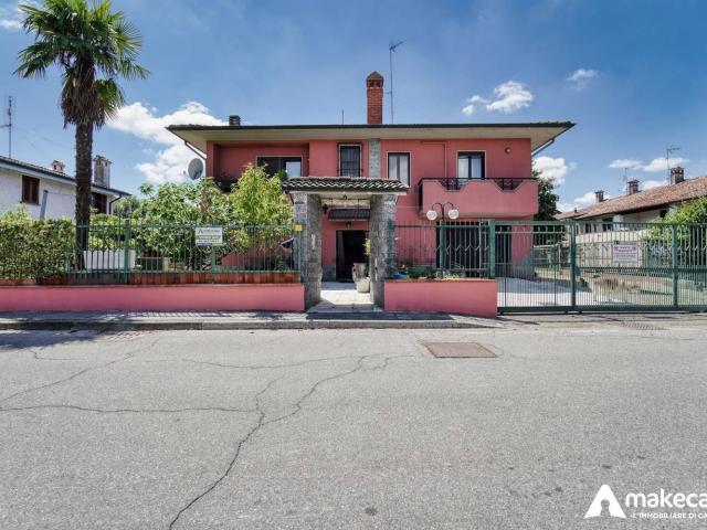 Casa in vendita a Bascapè, Lombardia
