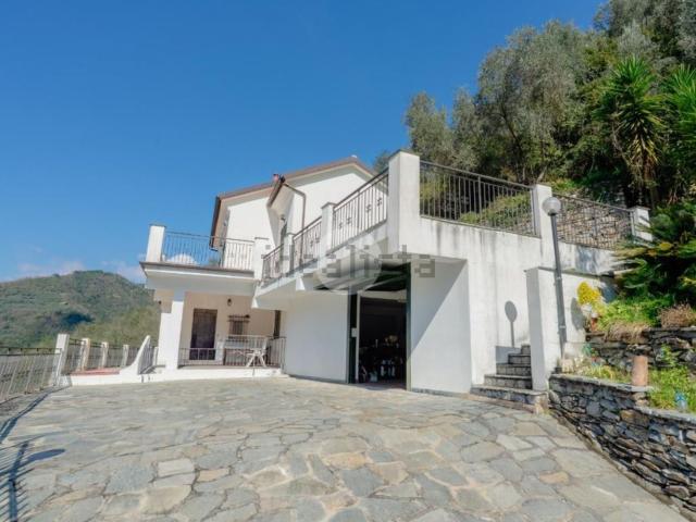 Casa in vendita a Avegno, Liguria