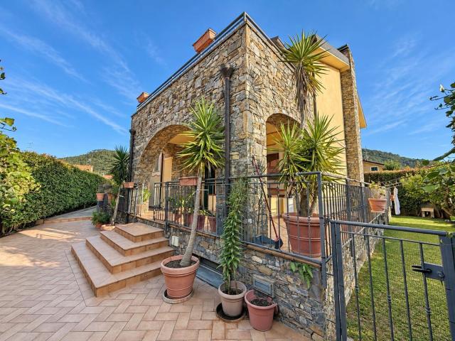 Casa in vendita a Villanova D'albenga, Liguria