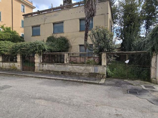 Casa in vendita a Città Giardino, Terni