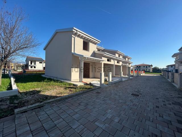 Casa in vendita a Tezze Sul Brenta, Veneto