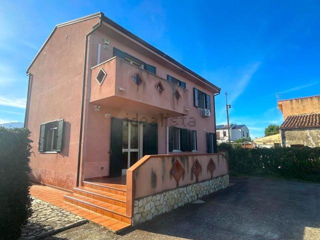 Casa in vendita a Lascari, Sicilia