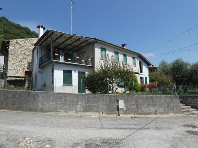 Casa in vendita a Tarzo, Veneto