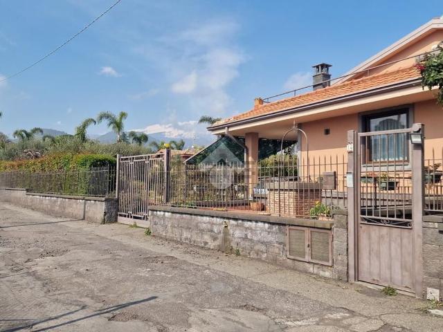 Casa in vendita a Viagrande, Sicilia