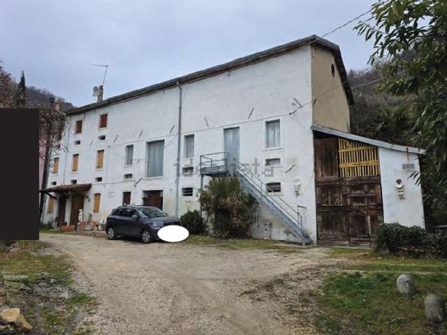 Casa in vendita a Vittorio Veneto, Veneto
