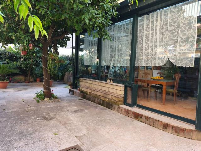 Casa in vendita a Arzano, Campania