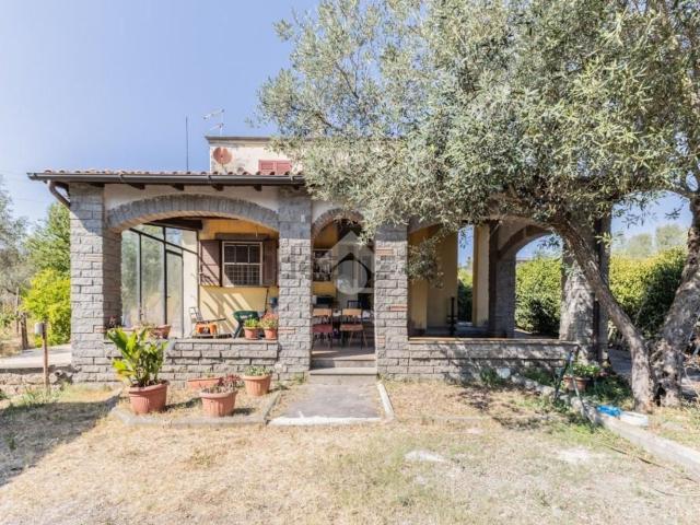 Casa in vendita a Madonna del Ponte, Vetralla
