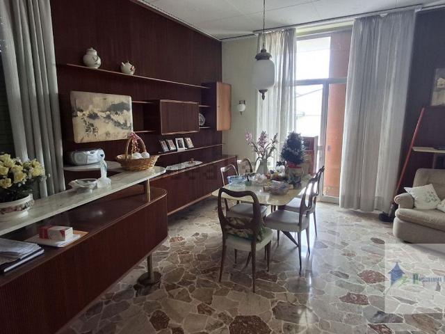 Casa in vendita a Castano Primo, Lombardia