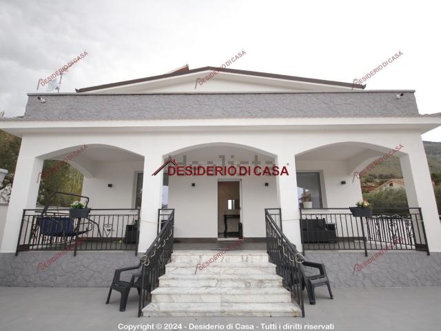 Casa in vendita a Piraineto, Carini