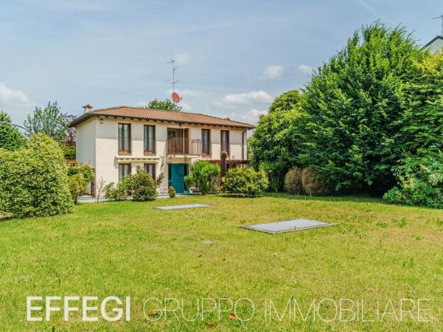 Casa in vendita a Pozzo D'adda, Lombardia