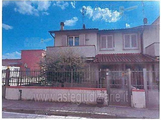 Casa in vendita a Agliana, Pistoia