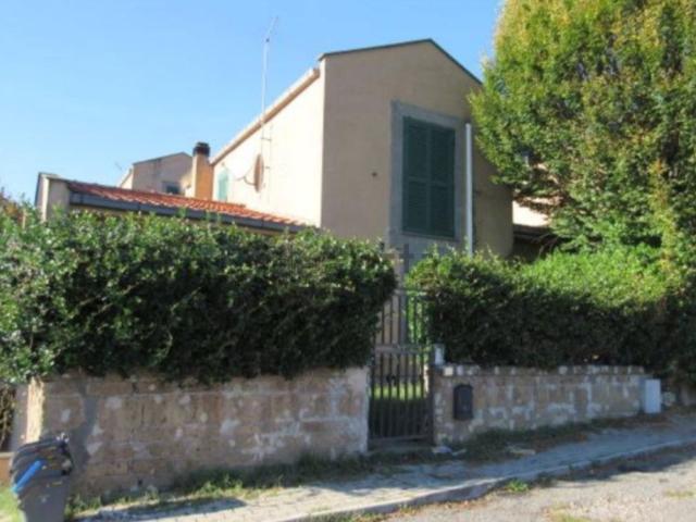Casa in vendita a Sutri, Lazio
