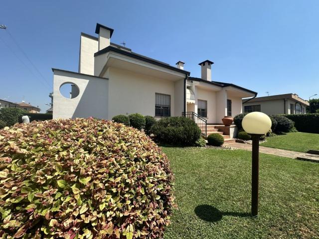 Casa in vendita a Ostiano, Cremona