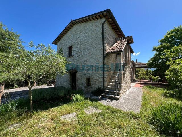 Casa in vendita a Labro, Lazio
