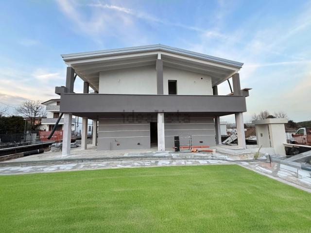Casa in vendita a Cesate, Lombardia