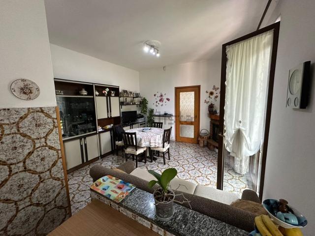 Casa in vendita a Barzago, Lombardia