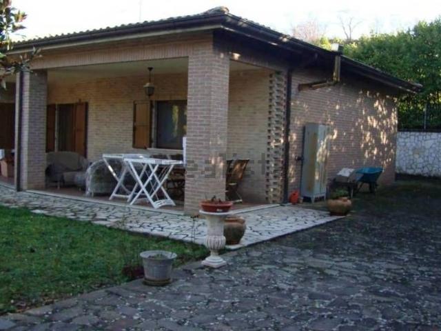 Casa in vendita a Aia del Marchese, Fossalto
