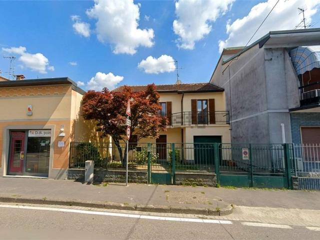 Casa in vendita a Unione dei Comuni I Fontanili, Rosate