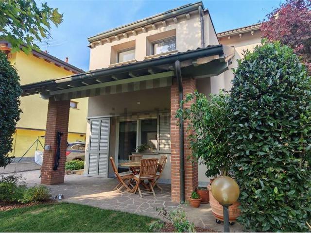 Casa in vendita a Trezzo Sull'adda, Lombardia