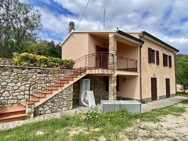 Casa in vendita a Rio, Toscana