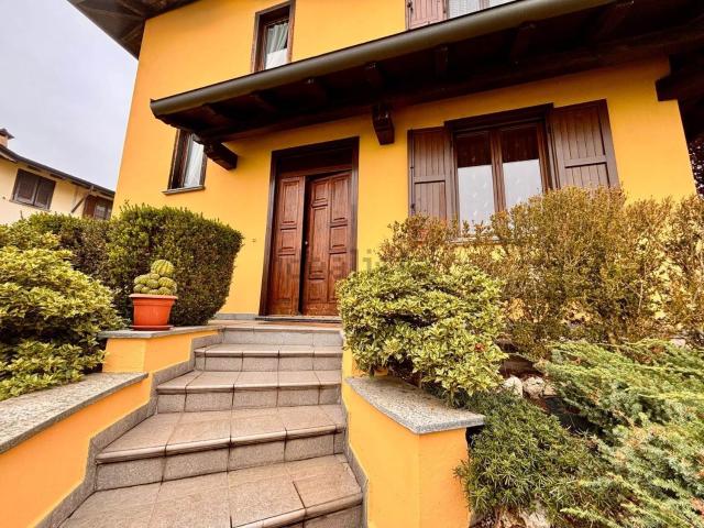 Casa in vendita a Gambolò, Lombardia