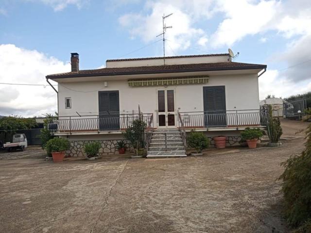 Casa in vendita a Vairano Patenora, Campania
