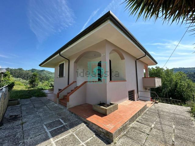 Casa in vendita a Camaiore, Toscana