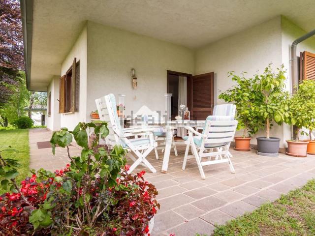 Casa in vendita a Lipomo, Lombardia