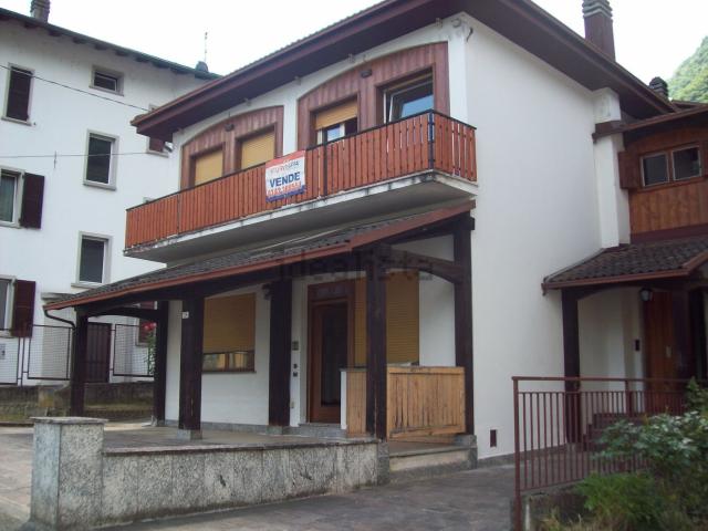 Casa in vendita a Villa Di Tirano, Lombardia