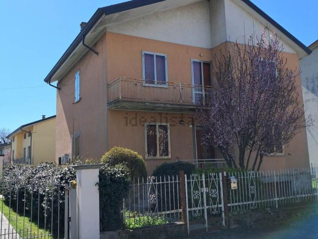 Casa in vendita a Gragnano Trebbiense, Reggio Emilia