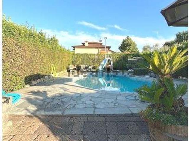 Casa in vendita a Castelmartini, Pistoia